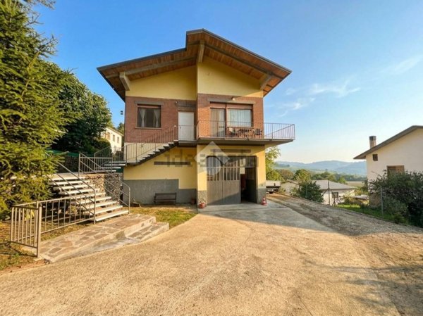 casa indipendente in vendita a Neviano degli Arduini in zona Monte