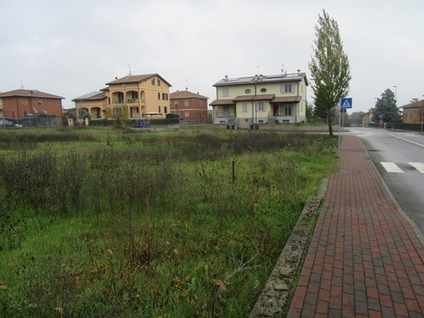 terreno edificabile in vendita a Noceto in zona Borghetto