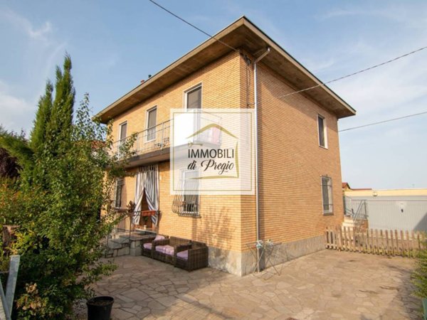 casa indipendente in vendita a Noceto in zona Ponte Taro