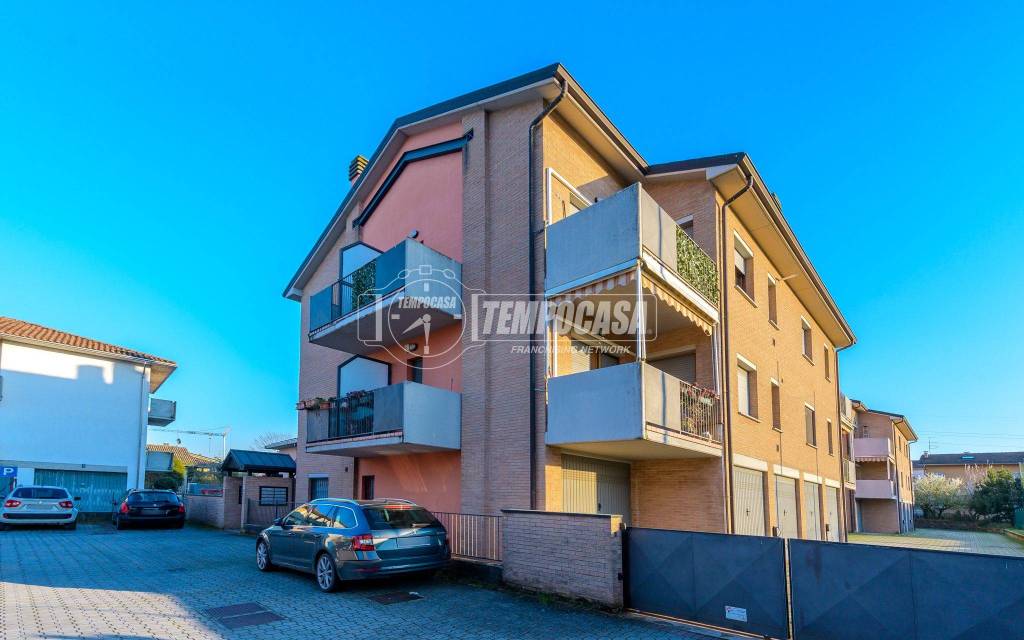 appartamento in vendita a Noceto in zona Ponte Taro