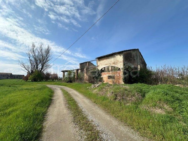 villa in vendita a Noceto in zona Ponte Taro