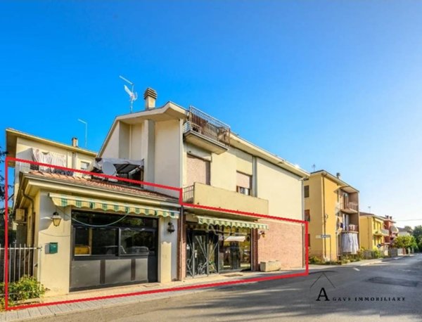 negozio in vendita a Noceto