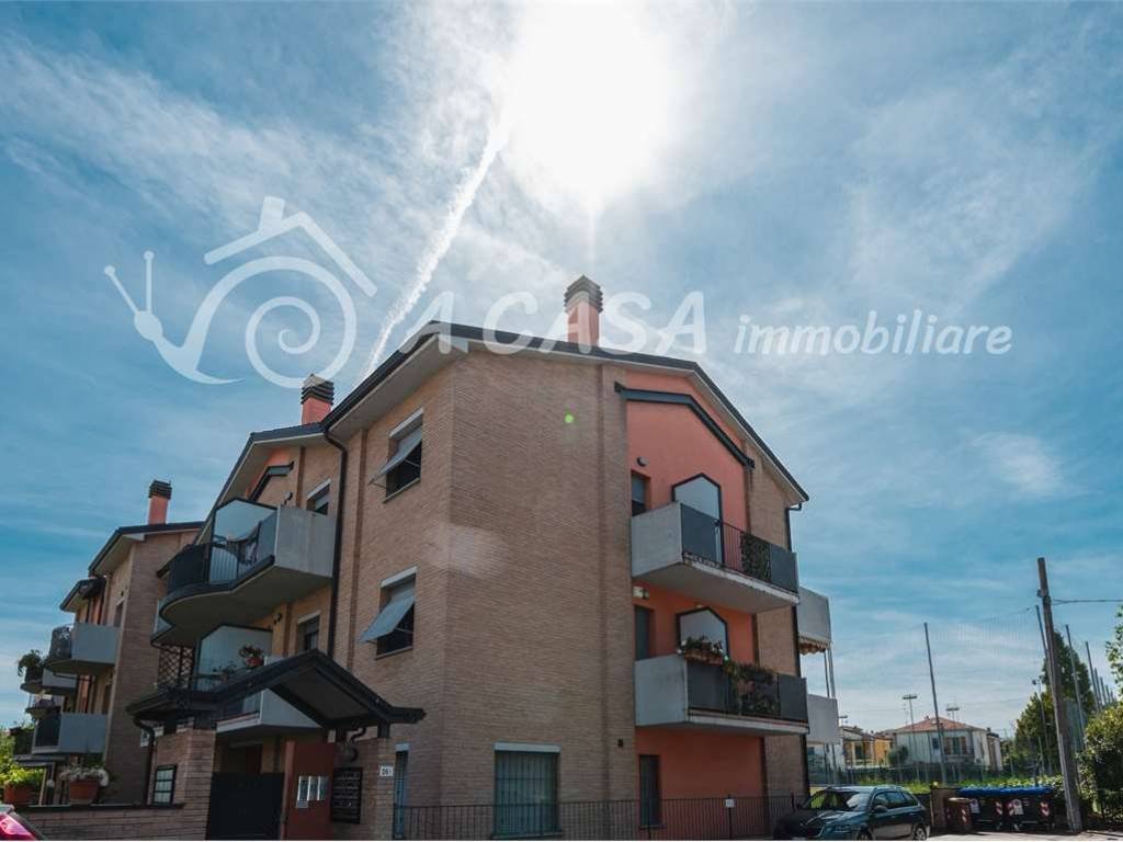 appartamento in vendita a Noceto in zona Ponte Taro