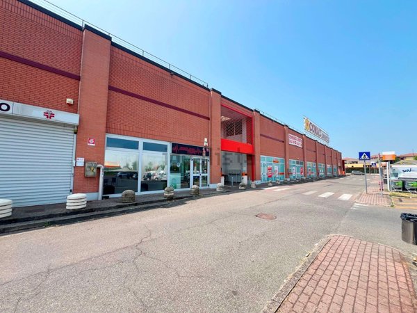 locale commerciale in vendita a Noceto