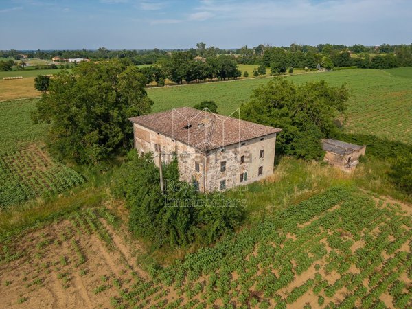 casale in vendita a Noceto