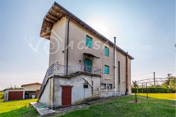casa indipendente in vendita a Noceto in zona Costa Mezzana
