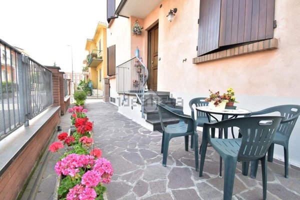 appartamento in vendita a Noceto in zona Ponte Taro