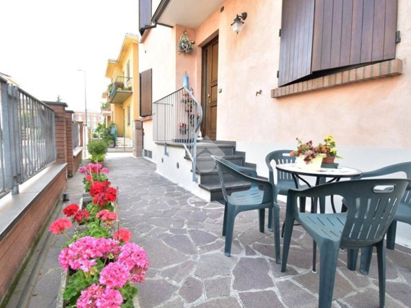 casa indipendente in vendita a Noceto in zona Ponte Taro