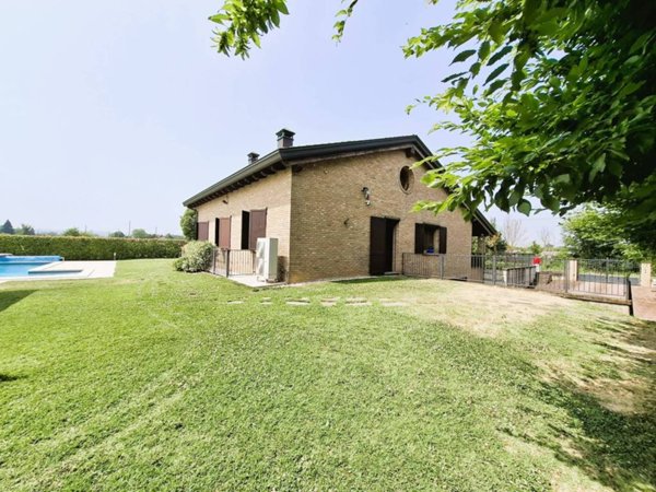 casa indipendente in vendita a Noceto in zona Borghetto