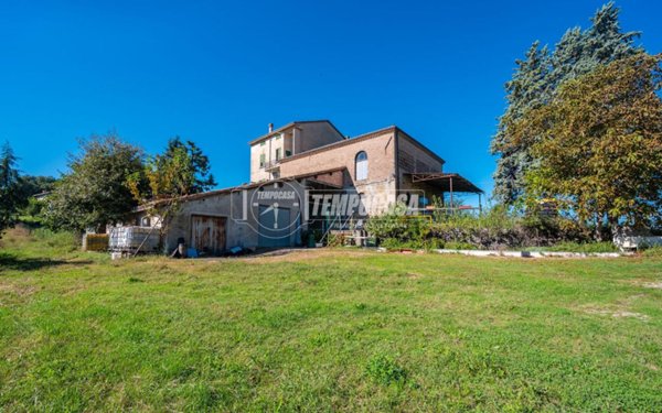 casa indipendente in vendita a Noceto in zona Costa Mezzana