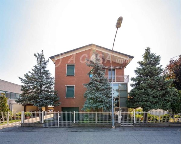 appartamento in vendita a Noceto in zona Ponte Taro