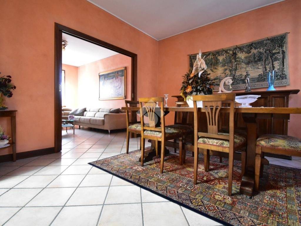 appartamento in vendita a Noceto in zona Ponte Taro