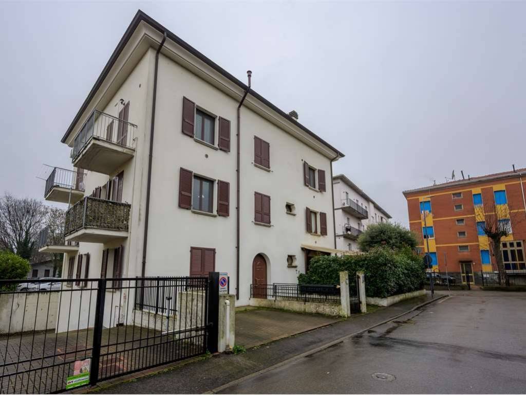 appartamento in vendita a Noceto in zona Ponte Taro