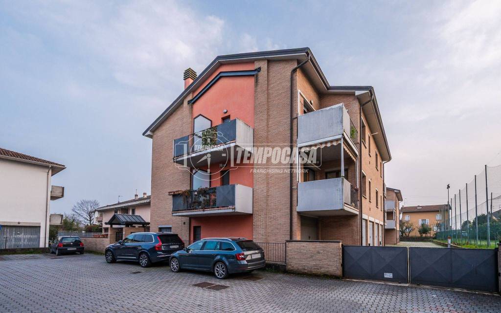 appartamento in vendita a Noceto in zona Ponte Taro