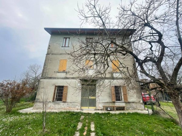 casa semindipendente in vendita a Noceto in zona Borghetto