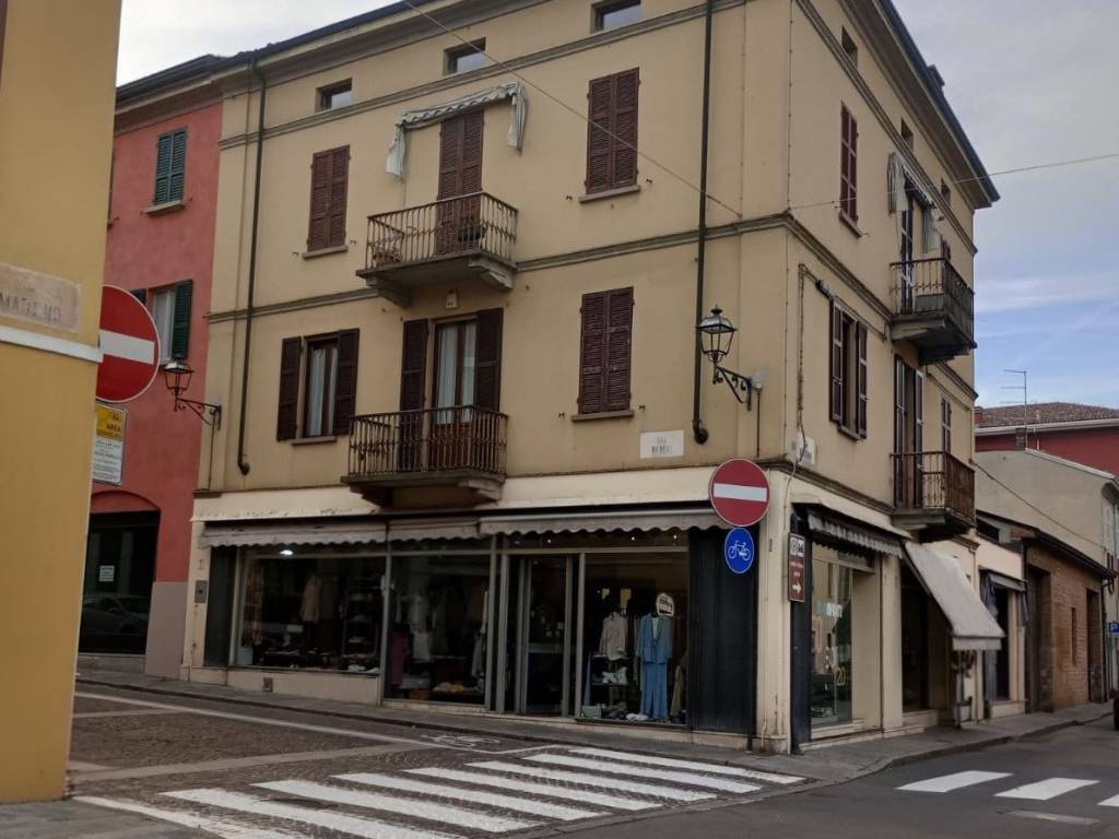 intera palazzina in vendita a Noceto