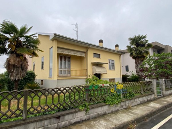 casa indipendente in vendita a Noceto