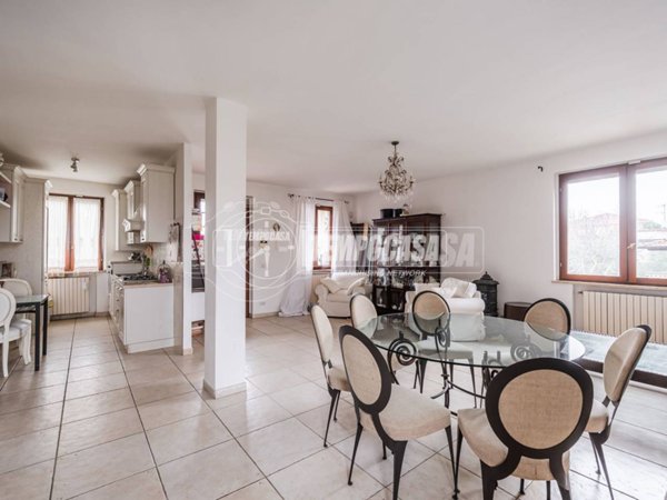 appartamento in vendita a Noceto in zona Ponte Taro