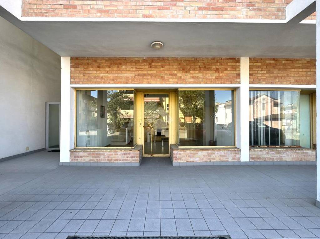 appartamento in vendita a Noceto in zona Ponte Taro