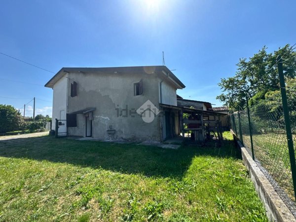 casa indipendente in vendita a Noceto in zona Borghetto