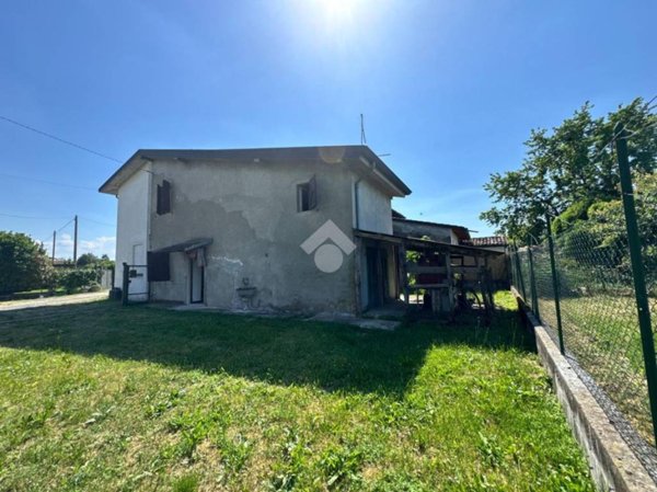 casa indipendente in vendita a Noceto in zona Borghetto