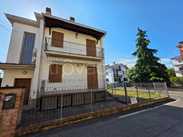 casa indipendente in vendita a Noceto in zona Ponte Taro