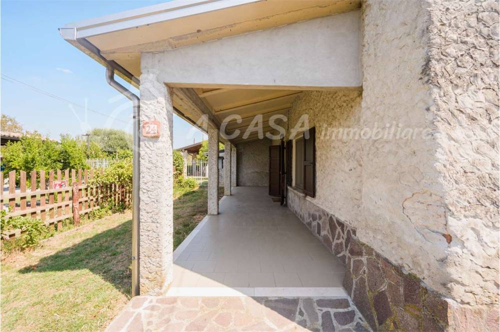 casa indipendente in vendita a Noceto in zona Borghetto