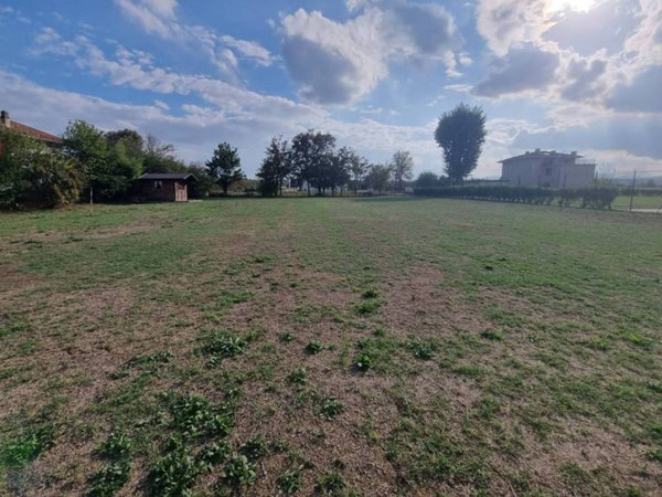 terreno edificabile in vendita a Noceto