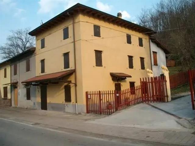 casa indipendente in vendita a Palanzano