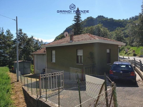 casa indipendente in vendita a Palanzano