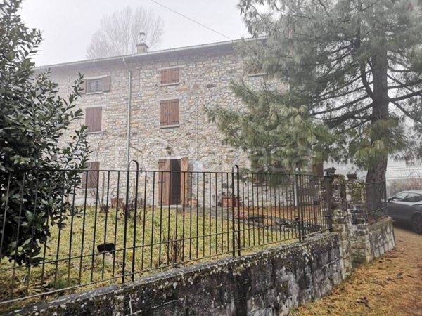 casa indipendente in vendita a Palanzano in zona Pratopiano