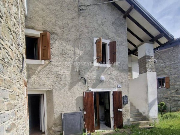 casa indipendente in vendita a Palanzano in zona Celso