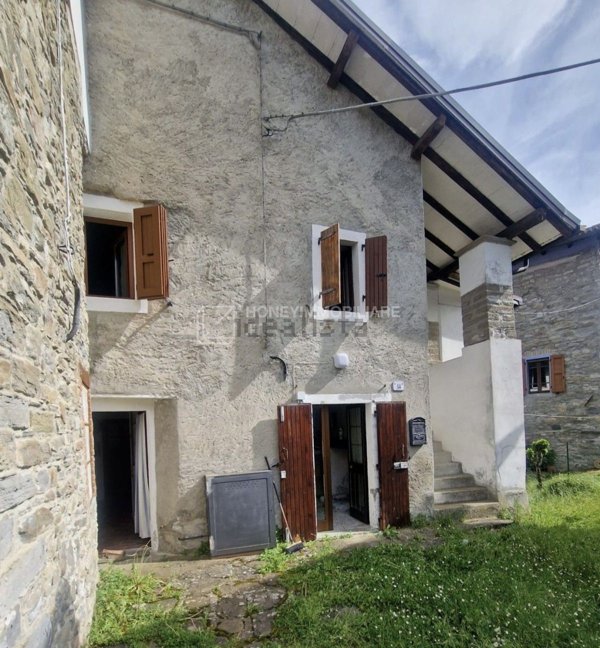 casa semindipendente in vendita a Palanzano in zona Ranzano