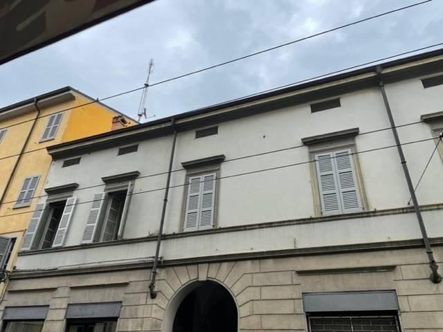 appartamento in vendita a Parma in zona Oltretorrente