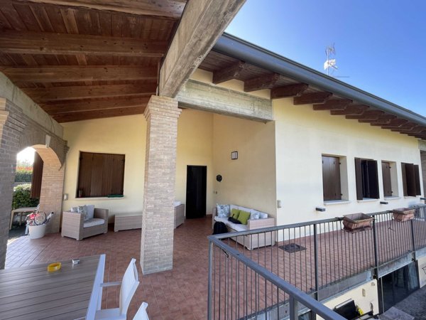 casa indipendente in vendita a Parma in zona Mariano