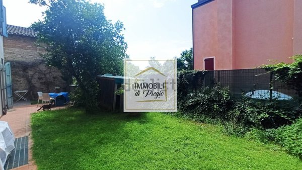 casa indipendente in vendita a Parma in zona Marore