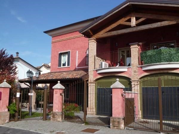 casa indipendente in vendita a Parma in zona Vigatto
