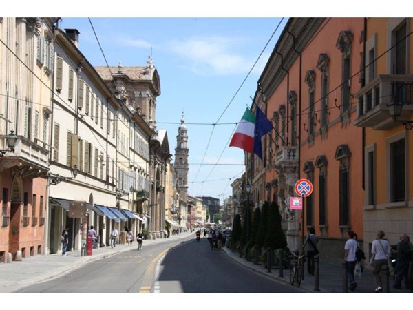 casa indipendente in vendita a Parma in zona Centro Storico