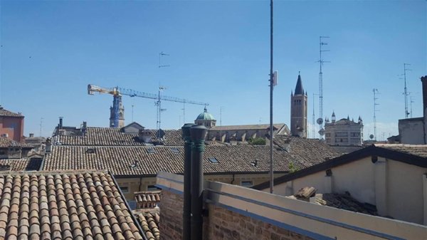 appartamento in vendita a Parma in zona Centro Storico