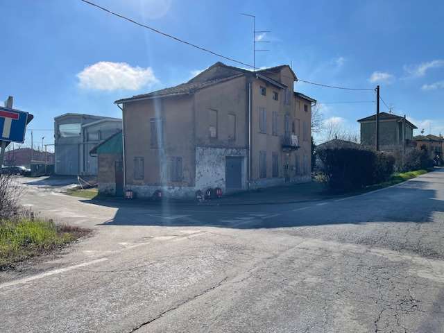 casa indipendente in vendita a Parma in zona Pizzolese