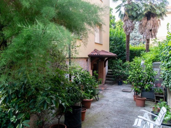 casa indipendente in vendita a Parma in zona San Leonardo