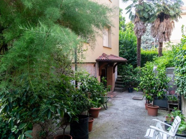 casa indipendente in vendita a Parma in zona San Leonardo