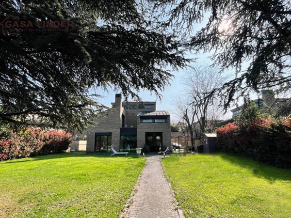 casa indipendente in vendita a Parma in zona Pilastrello