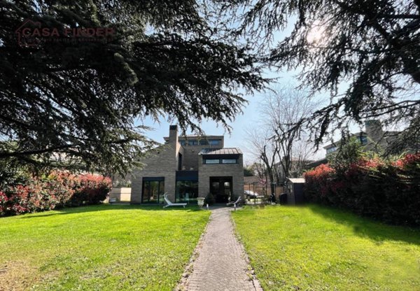 casa indipendente in vendita a Parma in zona Botteghino