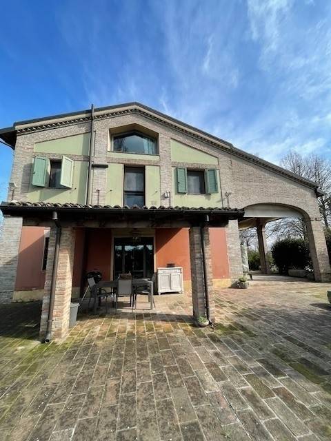 casa indipendente in vendita a Parma in zona Pilastrello