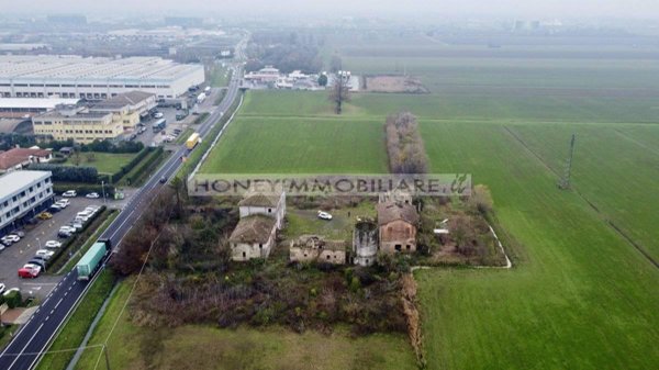 terreno edificabile in vendita a Parma in zona Pedrignano