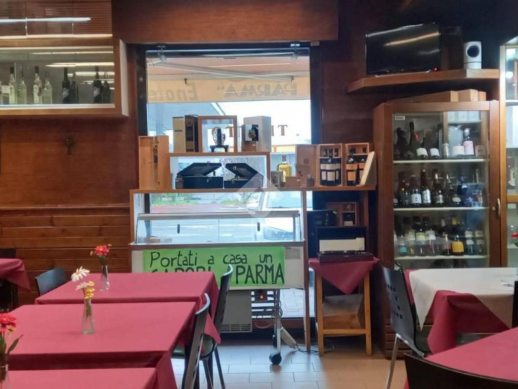 negozio in vendita a Parma in zona San Martino / Paradigna