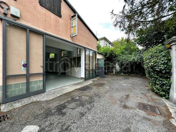 capannone in vendita a Parma in zona San Leonardo