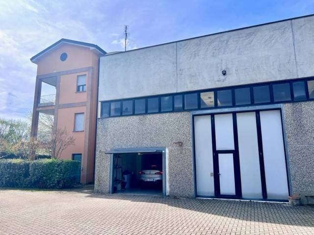 locale commerciale in vendita a Parma in zona Vicofertile