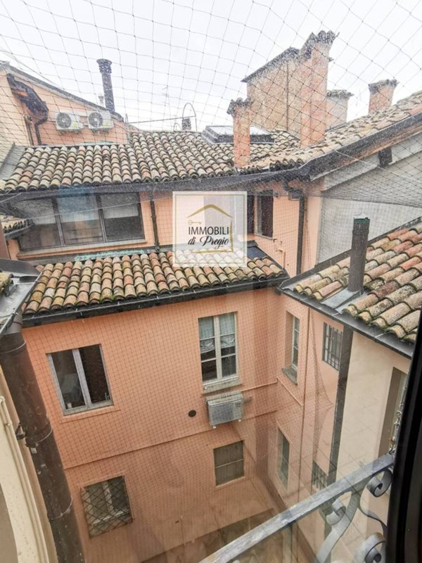 appartamento in vendita a Parma in zona Centro Storico